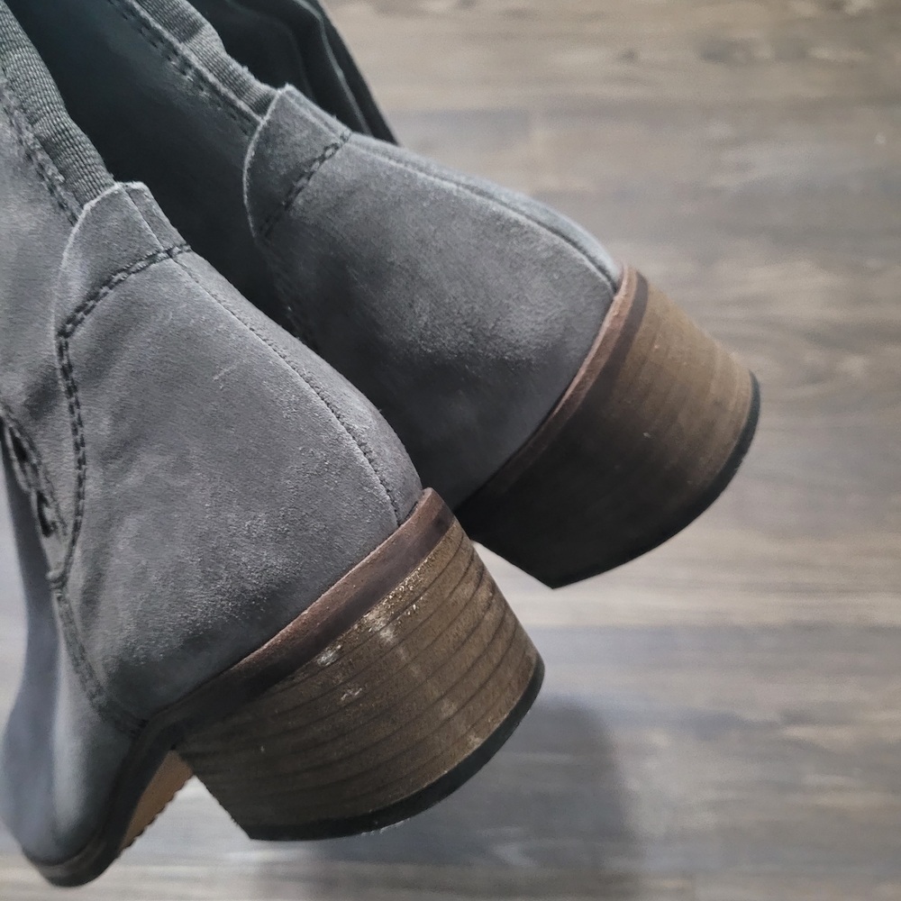 Vince Camuto Kreesell Knee High Boot Regular Calf M Grey Size 7.5 Suede - Picture 9 of 11